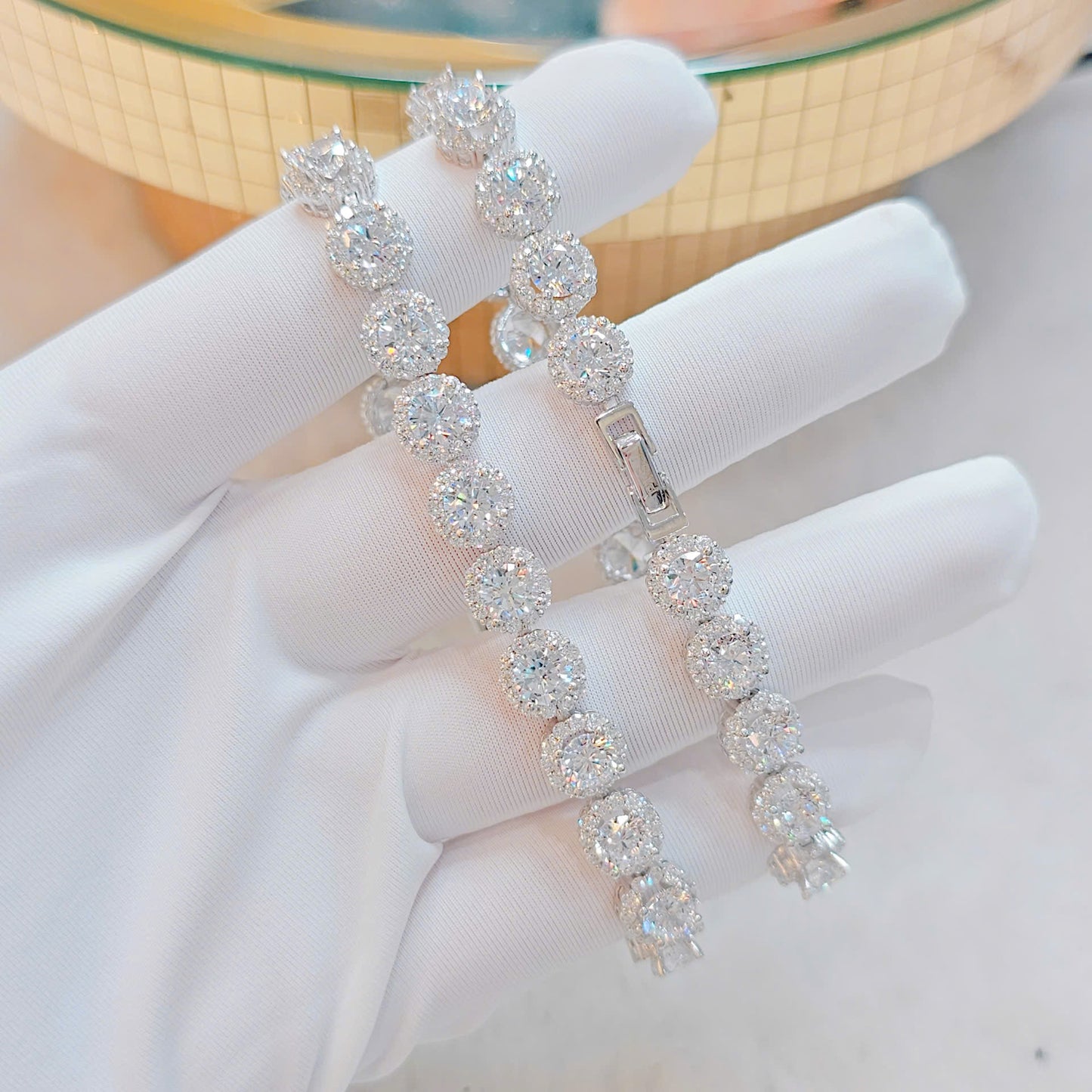 Italian Silver Halo Bracelet with New Zealand 7A Stone