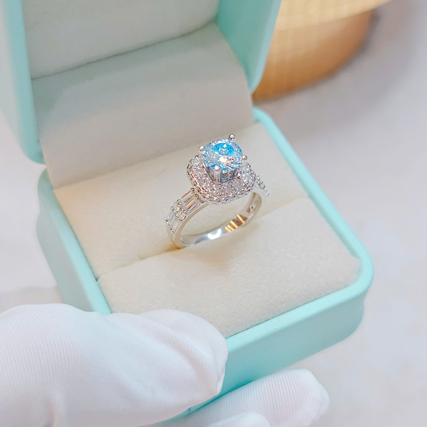 Elegant Sterling Silver Ring with 1ct Moissanite