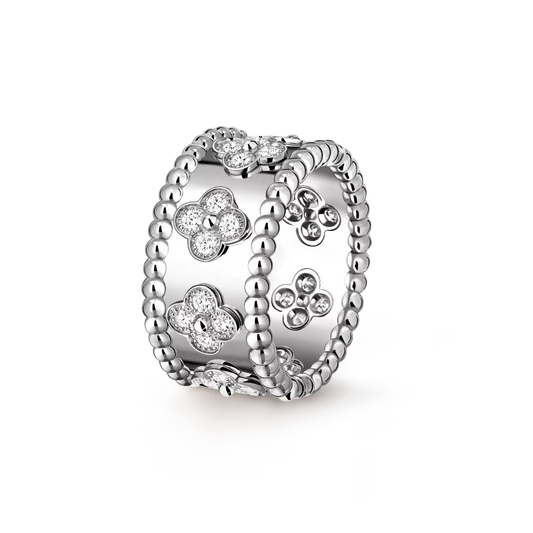 Silver clover ring, medium model