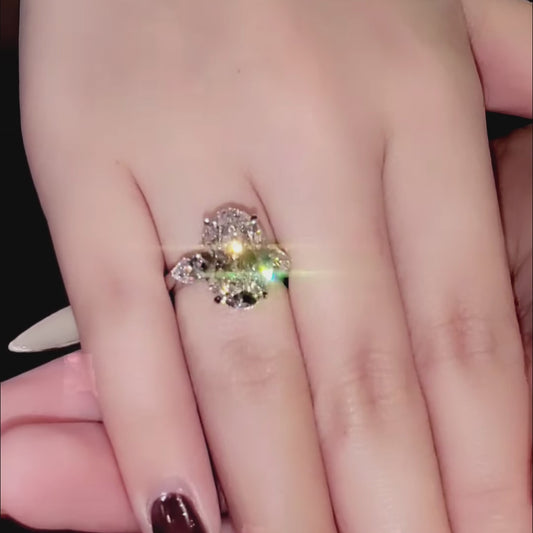 Elegant Italian Silver Ring with Oval-Cut Gemstone